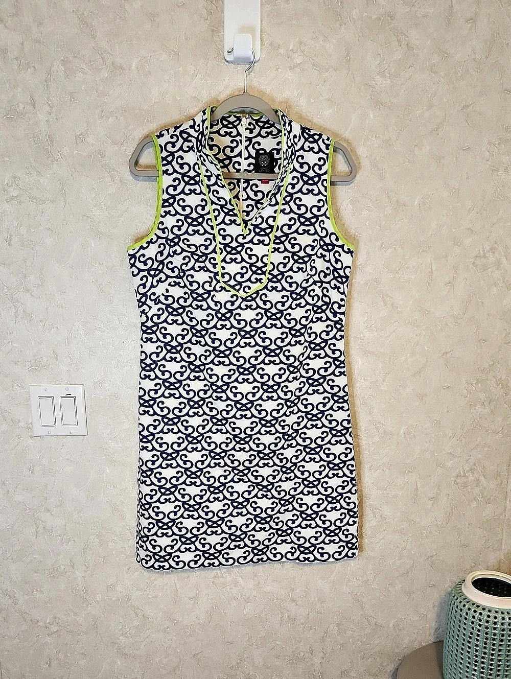 Vince Camuto Blue and White Scroll Print Shift Dress Blue & White Scroll Print